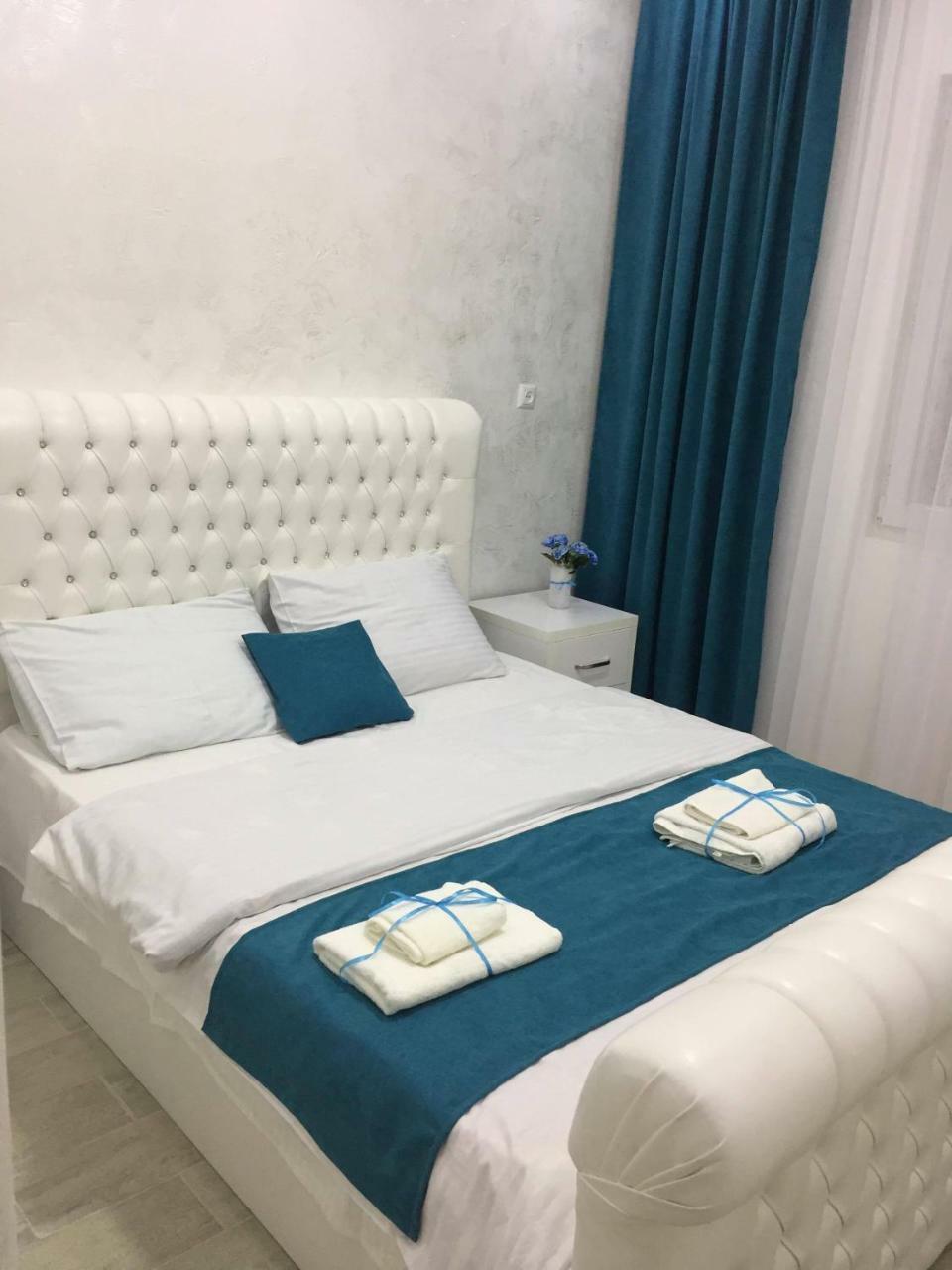 Nikas Guest House Batumi Exterior foto